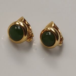 VTG Avon 1977 Oriental Jade Dainty Clip Earrings